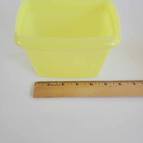 Vintage 1980s Tupperware Set of 3 Yellow Food Storage Containers #1243-4 w/Lid - Picture 7 of 7